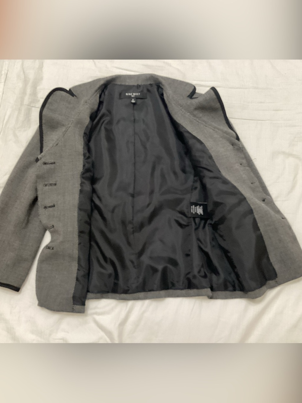 Nine West Size 2 Gray Skirt Suit Black Trim Lined - Picture 9 of 13